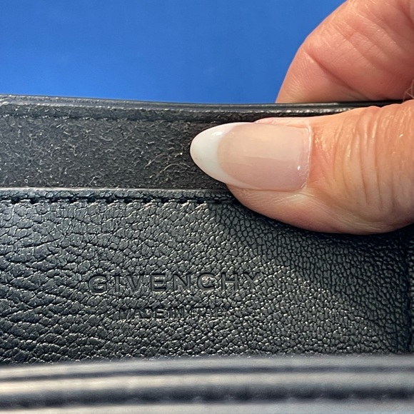 Givenchy GV3 Small Crossbody Bag handheld chain strap & leather shoulder strap. - Picture 7 of 12